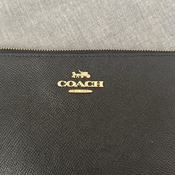 Large Corner Zip Wristlet - Picture 6 of 8